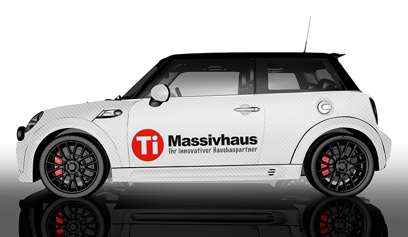 Auto mit Ti-Massivhaus-Logo